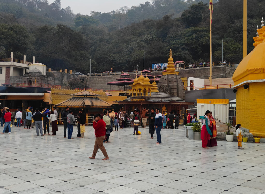 Maa Baglamukhi Temple